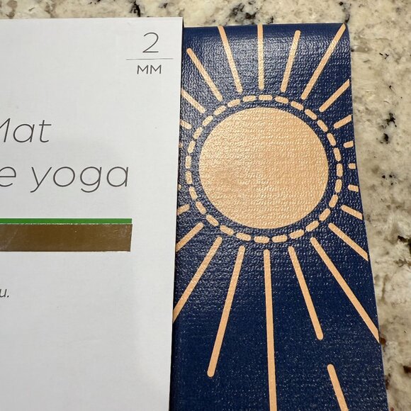 Gaiam Yoga Mat compact, foldable with Sun, Moon and Stars - Picture 4 of 4